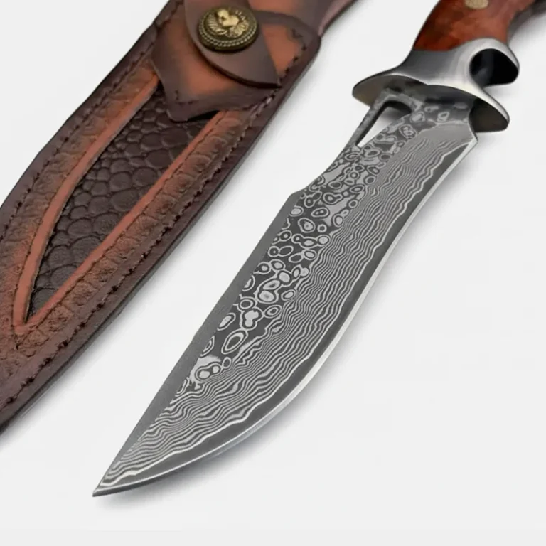 lame en acier damassé multicouches et coeur en acier vg10