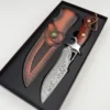 Couteau de Chasse Damas avec Étui en Cuir dans une boite noire offerte