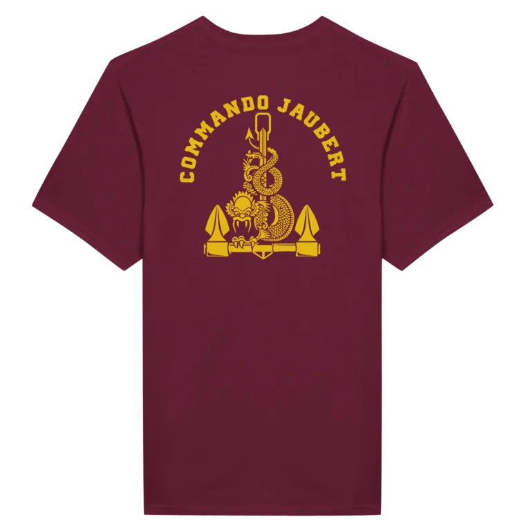 T-shirt rouge bordeaux avec l'insigne du commando jaubert imprimé sur le dos en jaune représentant un dragon enroulé autour d'une ancre